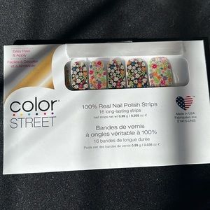 NWT Color Street “Daisy Me Rolling” Nail Strips
